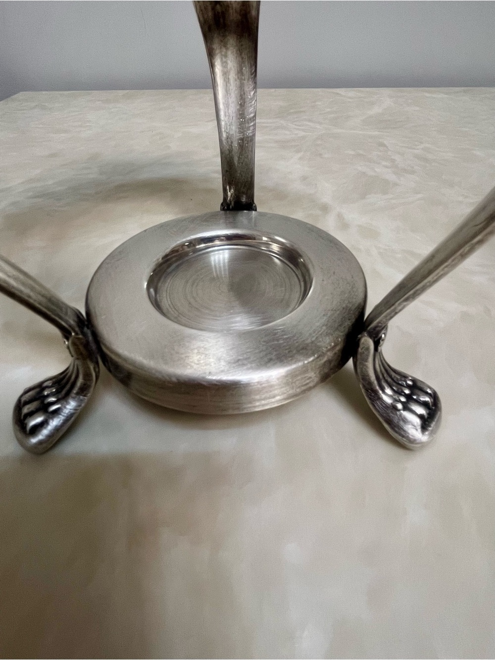 Gorgeous Vintage Silver Plate Carafe & Stand set (Corning & F B Rogers) - Picture 7 of 15